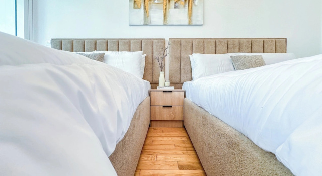Opulent Flat with Beach & Canal View