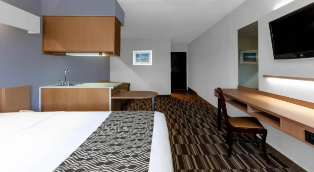 Двухместный студио люкс Microtel Inn & Suites by Wyndham Baltimore BWI Airport