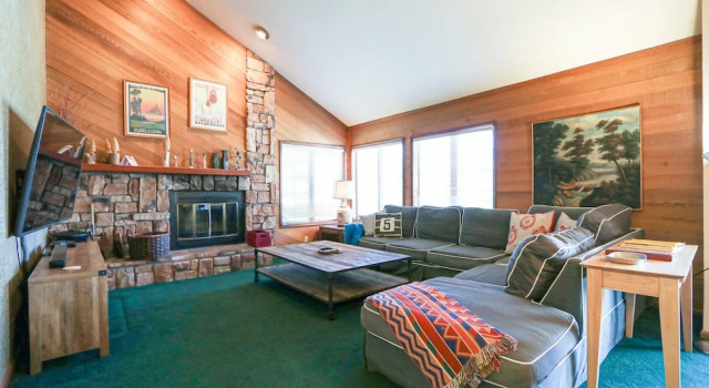 Sierra Megeve 8 Cozy Yet Spacious Condo, Just A Short Walk To Canyon Lodge by RedAwning
