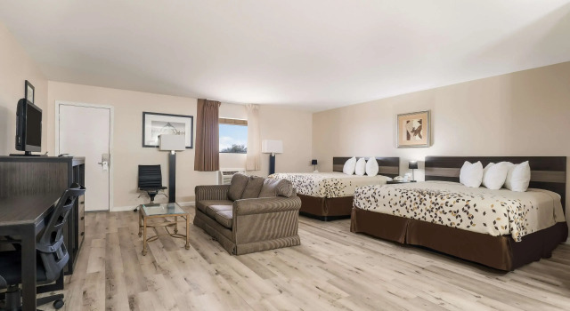 Четырёхместный люкс Americas Best Value Inn Refugio