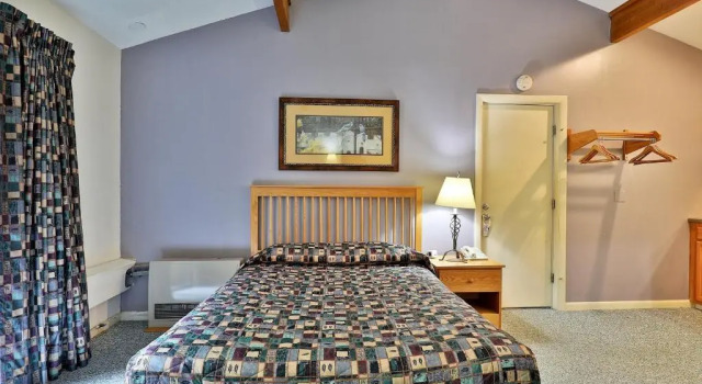 Cedarbrook Queen Studio 207, Varaa Hotelli Hotellit New England uima-altaalla, Uima-allas
