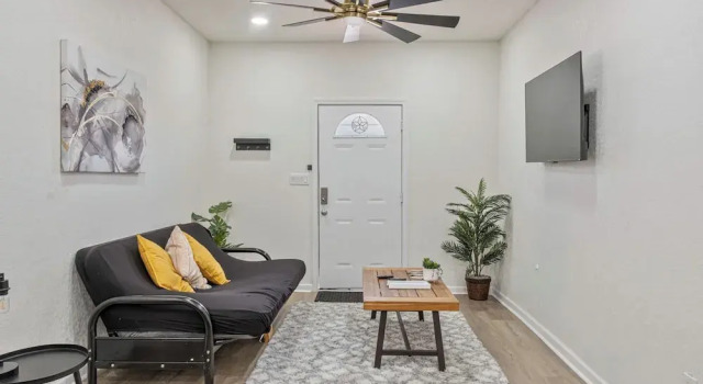 Апартаменты Glorius Amazing 2br/1ba Stay Near Lively Downtown!