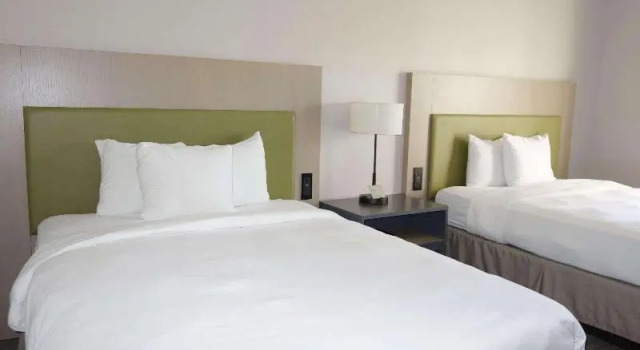 Номер Premium Country Inn & Suites by Radisson, Round Rock, TX