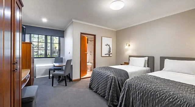 Трёхместный номер Standard Adelaide Inn