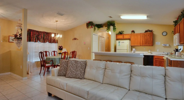 Greater Groves 3 Bedroom House w Pool - 5205GG, Buchen Sie Hotel Hotels in Four Corners mit Pool, Schwimmbad