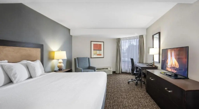 Номер Business Ramada by Wyndham Kamloops