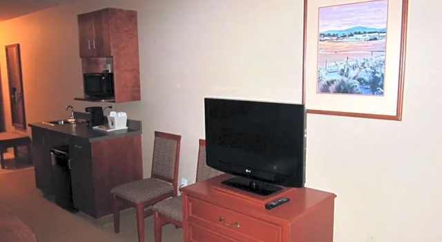 Двухместная Studio Suite Super 8 by Wyndham Fort Nelson BC