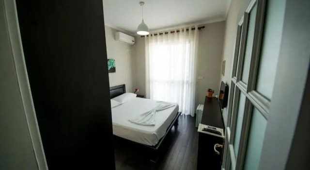 Kadrisa Hotel, Rezerwuj Hotel Hotele w Durres County z parkingiem, Parking