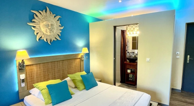 Двухместный номер Superior с балконом Hôtel les Bougainvilliers