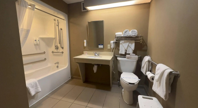 Двухместный люкс Comfort Suites Scranton near Montage Mountain