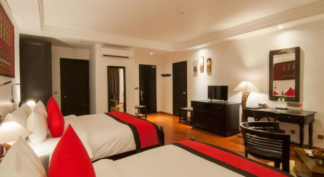 Одноместный полулюкс с балконом La Rose Suites