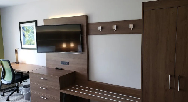 Четырёхместный люкс Holiday Inn Express & Suites Nashville North - Springfield by IHG