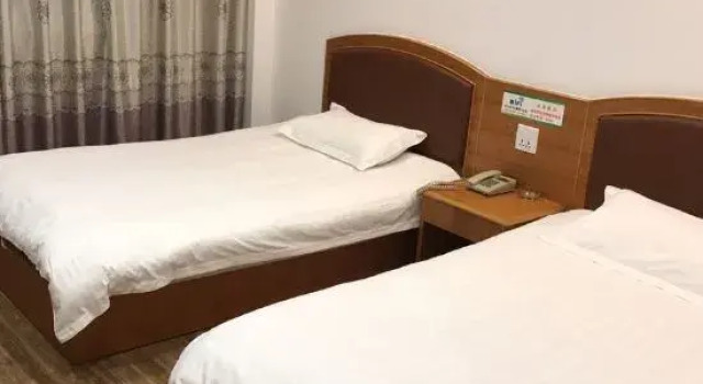 Haiyan Liangting Bridge Hotel