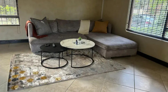 Fourways Luxury 5-Bed Home