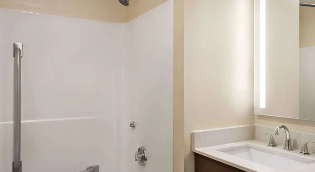 Двухместный номер Standard AmericInn by Wyndham Dodgeville