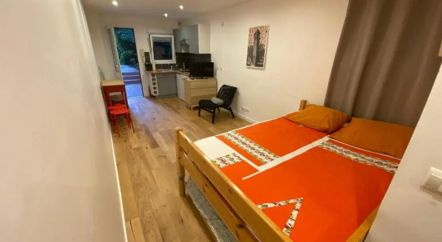 Студия Paris Eiffel Tower et Disney apartments, parkings gratuits et sécurisés, 10 minutes métro to Paris