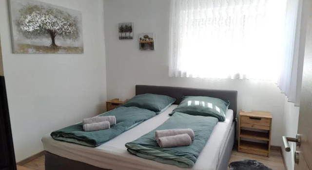 Ferienwohnung Piroschka 1, Varaa Hotelli Hotellit Baijeri pysäköinnillä, Pysäköinti