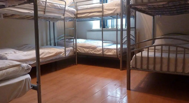 Ashton House - Hostel, Book Hostel / Vandrerhjem Hostels i Manchester, Hostel / Vandrerhjem