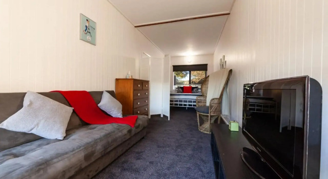 The Albatross, Book Hotel  