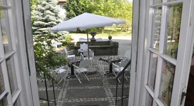 Апартаменты Hotel Garden