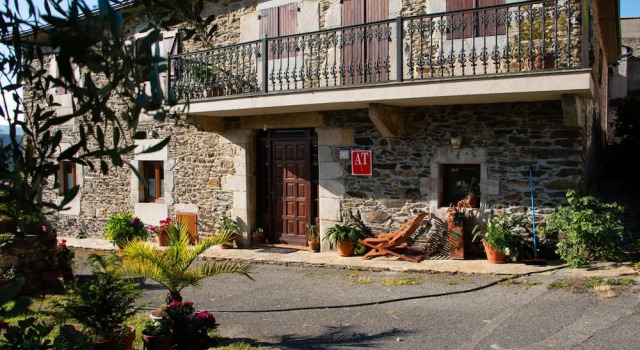 Apartment With 2 Bedrooms in Viveiro, With Wonderful Mountain View, Enclosed Garden and Wifi Near the Beach, Rezerwuj Apartament Viveiro 