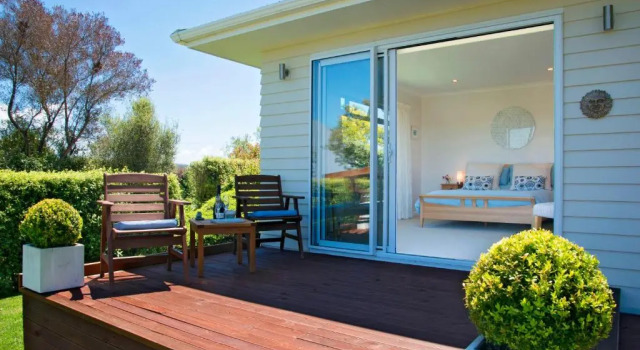 117 Higgs - Room With a View