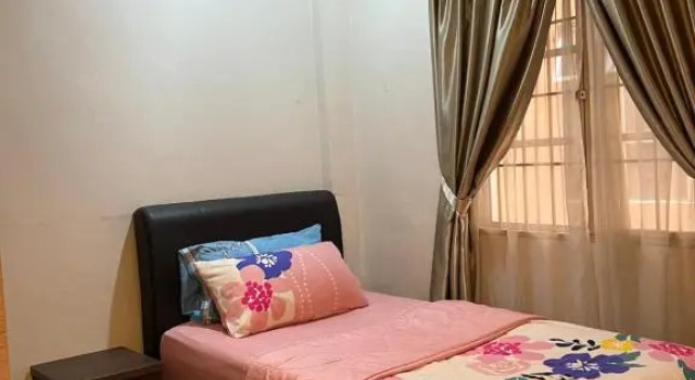 Rusnoor Homestay @ Elaeis 2 Bukit Jelutong, Забронировать Отель Шах-Алам Селангор
