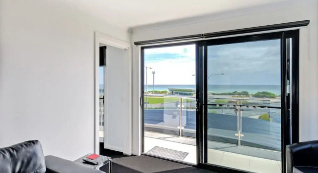 Апартаменты Deluxe Burnie by the Bay Apartments