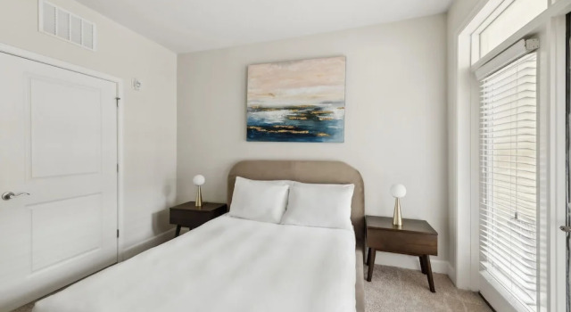 Апартаменты Standard Kasa Village District Raleigh
