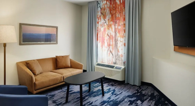 Люкс c 1 комнатой Fairfield by Marriott Inn & Suites Worcester Auburn