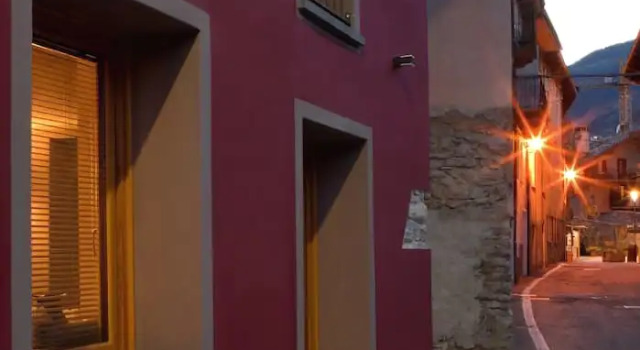 Guesthouse Mu, Забронировать Отель Аоста Пила, рядом с Канатная дорога Пила