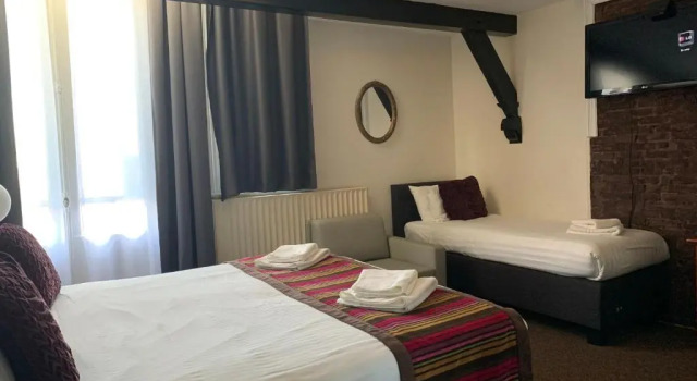 Трёхместный номер с балконом Hotel La Belle Vue