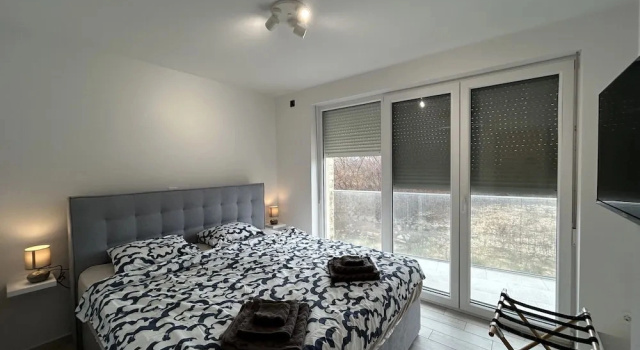 Apartment Mariner 2 With Heated Pool