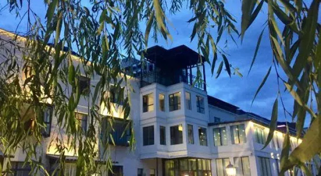 Bome Tibethostel Resort Hotel, Varaa Lomakeskus Bome Tiibet