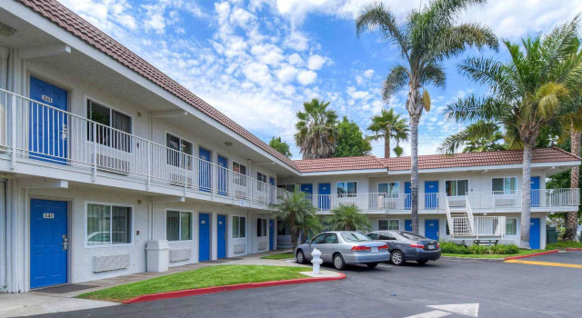 Motel 6 Costa Mesa, CA