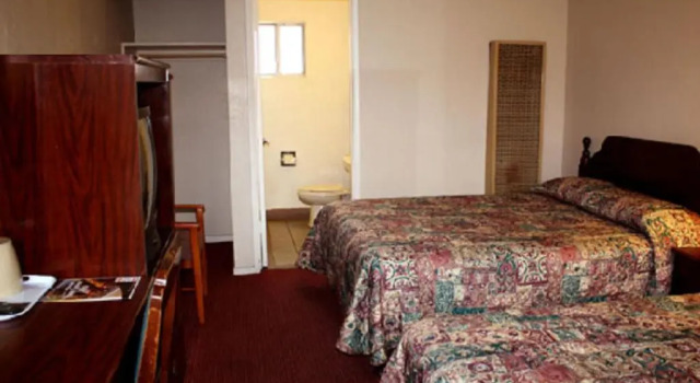 Четырёхместный номер Standard Sunset Inn and Suites West Sacramento