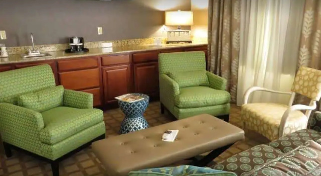 Wingate by Wyndham Elkins, Buchen Sie Hotel Elkins 