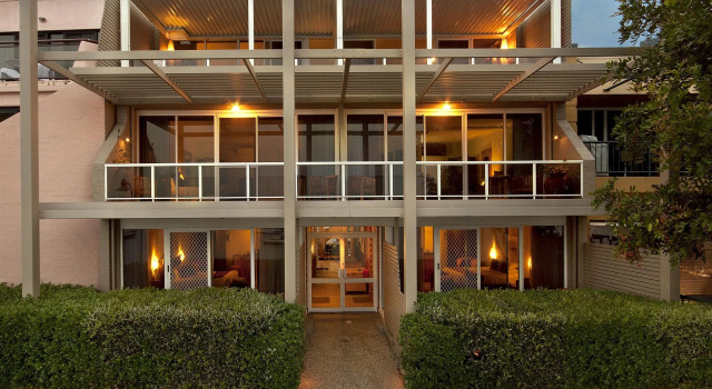 Bay Breeze Boutique Accommodation, Забронировать Бутик-отель Батманс-Бей Еврободалла