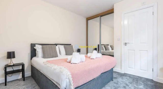 2 BED Modern apartment. Close to station & PARKING, Varaa Huoneisto Asunnot kohteessa Merseyside, Huoneisto
