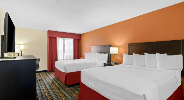 Четырёхместный номер Standard Best Western Kenosha Inn