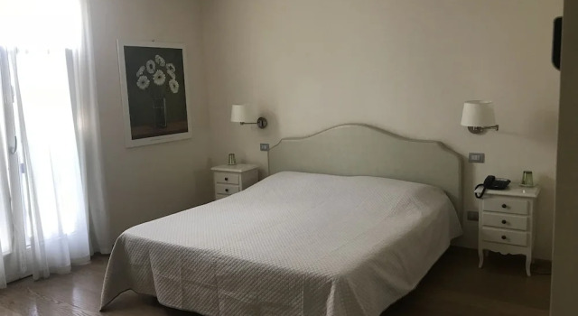 Полулюкс с балконом Villa Pepoli