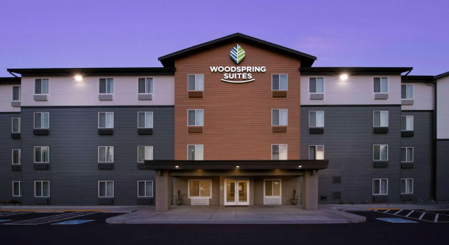 WoodSpring Suites Seattle Everett, Забронировать Отель Эверетт штат Вашингтон