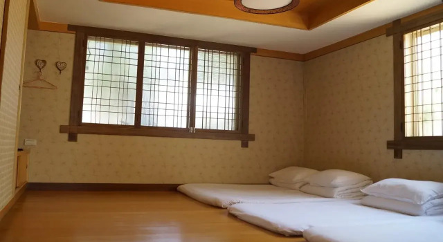 Flower House 2, Забронировать Отель Отели Тайнань 3 звезды, рядом с Zhongshan Park, 3*