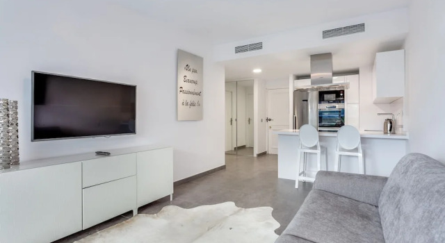 by RIVA - Designer 1 Bedroom Apartment in the Centre of Marbella, Забронировать Апартаменты/квартира Отели Марбелья с бассейном, рядом с Автобусный вокзал Марбельи, Бассейн