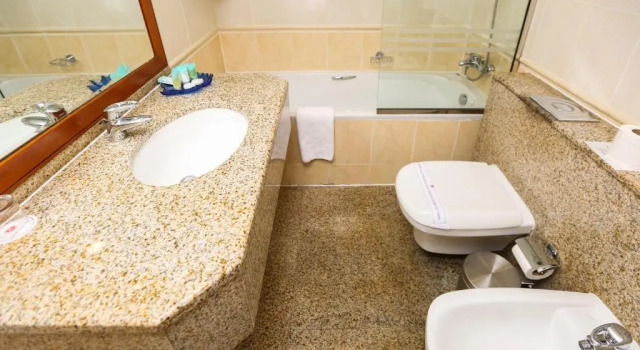 Двухместный номер Standard Ramee Royal Hotel