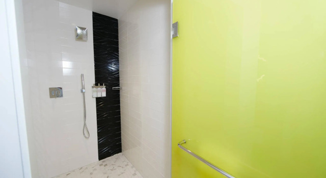Четырёхместный номер Standard Elyton Hotel, Autograph Collection