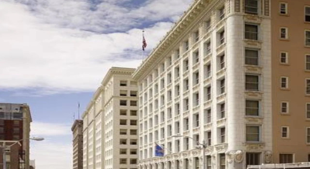 DoubleTree by Hilton Arctic Club Hotel Seattle-Downtown, Book Hotel Hoteller i Seattle med parkering, nær Smith Tower, Parkering