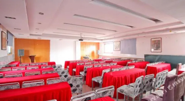 Fengcheng Hotel, Prenota Hotel Hotel a Anhui con parcheggio, Parcheggio