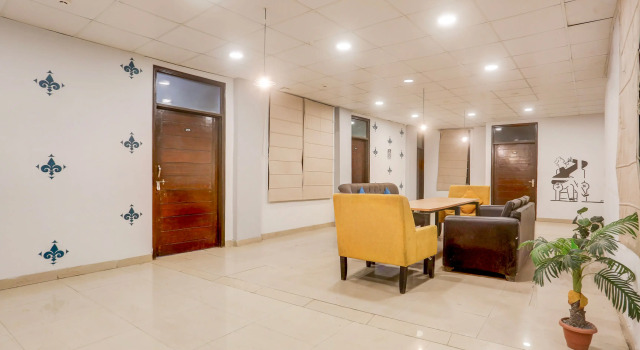 Townhouse Saket Residency Near Saket Metro, Забронировать Отель Сакет Нью-Дели, рядом с Сад пяти чувств