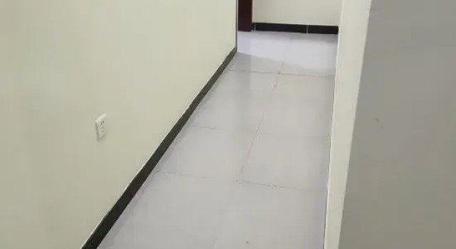 Yilong Jiajia Business Hotel, Prenota Hotel Hotel a Sichuan con parcheggio, Parcheggio
